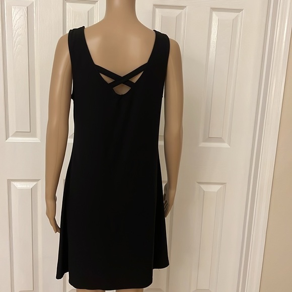 MUDD SLEEVELESS SHIFT DRESS - Picture 3 of 6